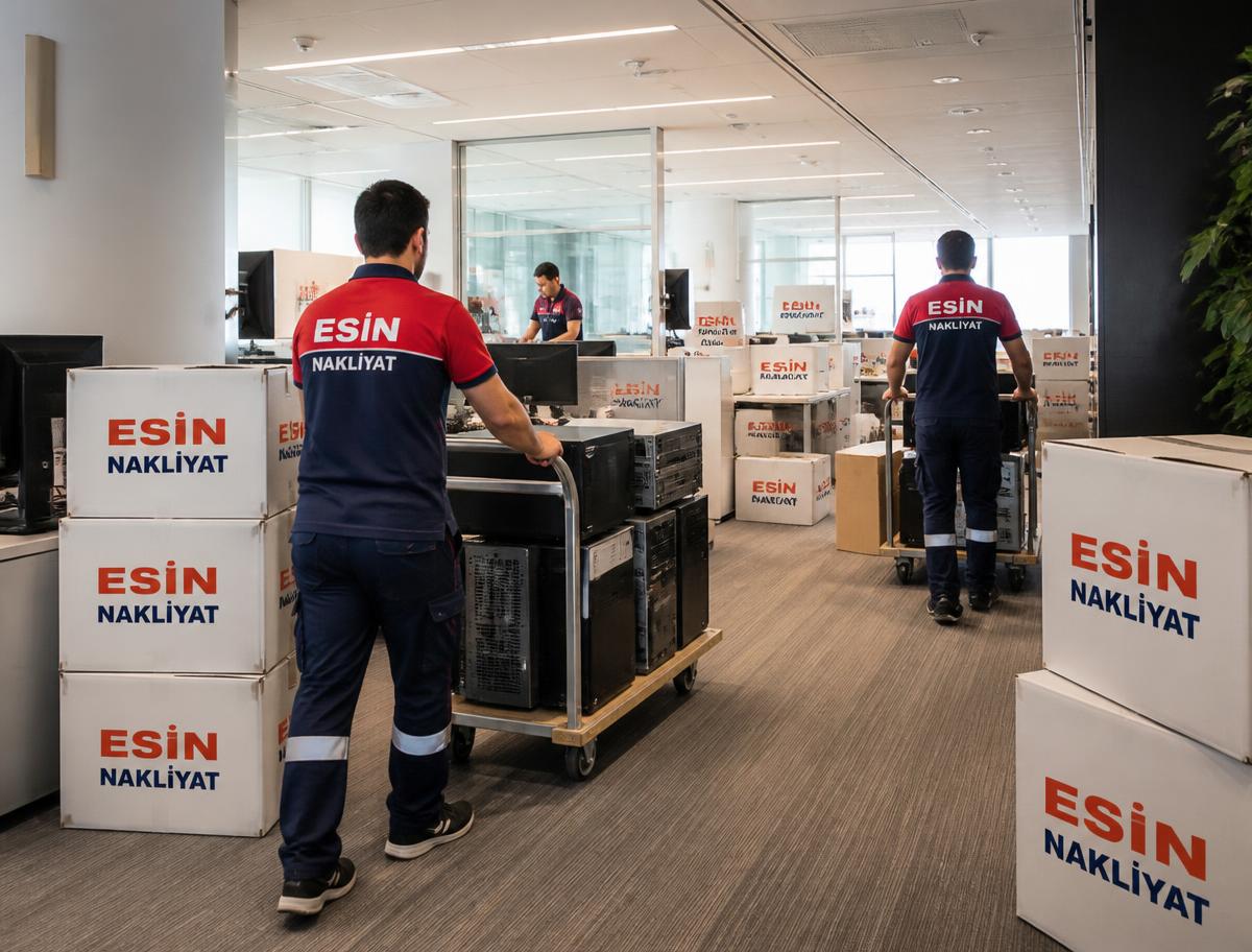 Silifke bölgesinde Esin Nakliyat aracı